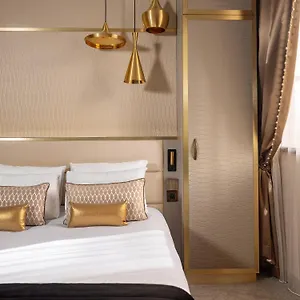 Niepce Paris, Curio Collection By Hilton **** Paris